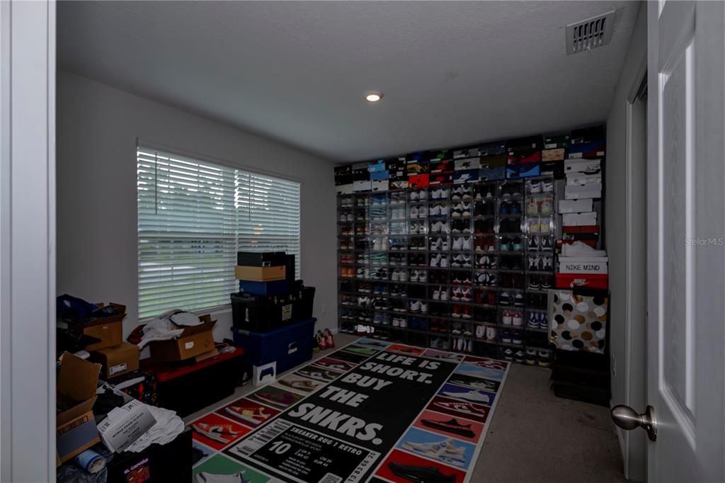 For Sale: $330,000 (3 beds, 2 baths, 1470 Square Feet)