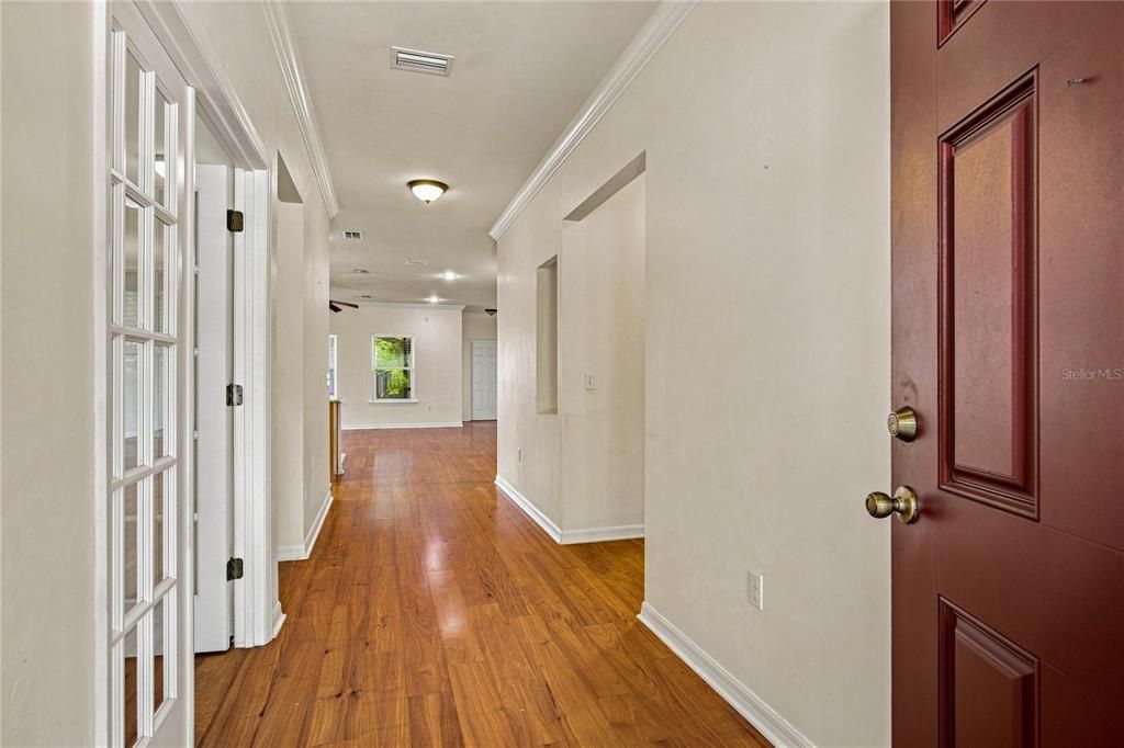 For Sale: $419,900 (5 beds, 2 baths, 2112 Square Feet)