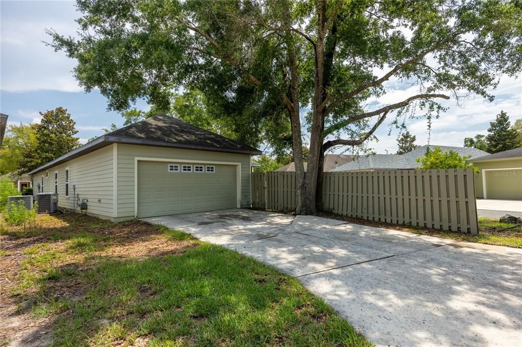 For Sale: $419,900 (5 beds, 2 baths, 2112 Square Feet)