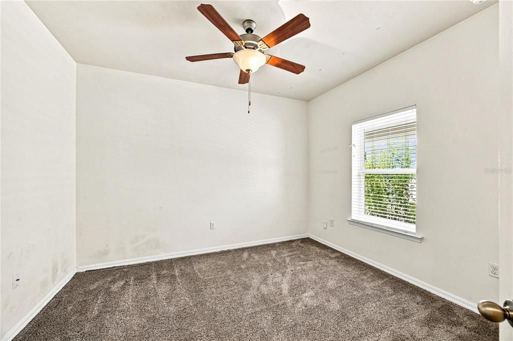 For Sale: $419,900 (5 beds, 2 baths, 2112 Square Feet)