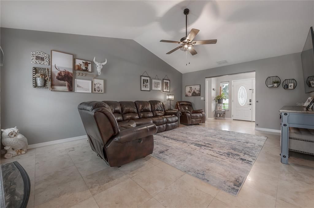 Active With Contract: $560,000 (3 beds, 2 baths, 1893 Square Feet)