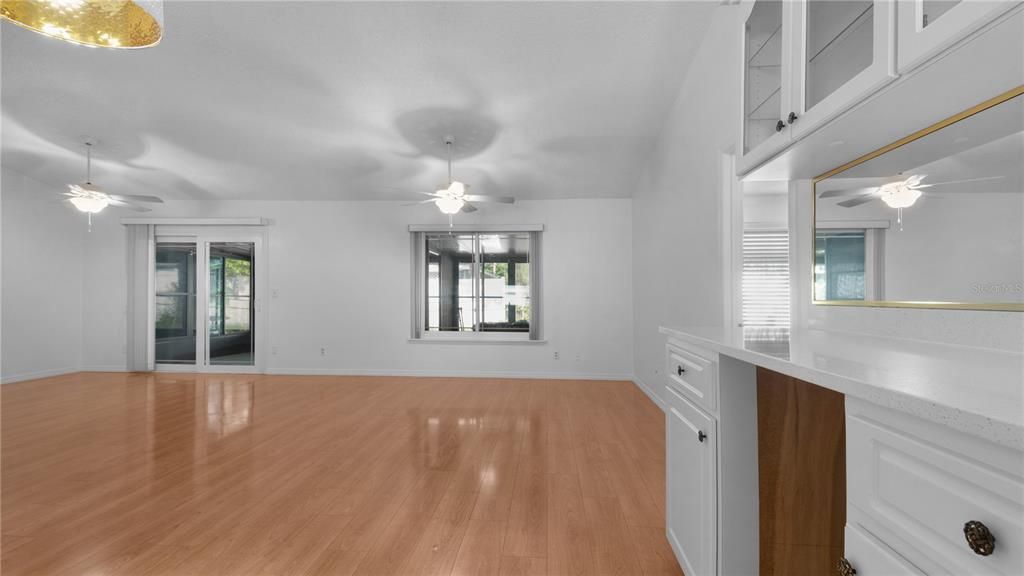 Active With Contract: $239,000 (2 beds, 2 baths, 1146 Square Feet)