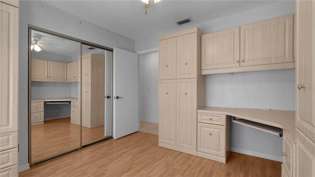 Active With Contract: $239,000 (2 beds, 2 baths, 1146 Square Feet)