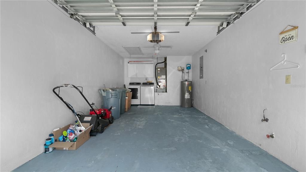 Active With Contract: $239,000 (2 beds, 2 baths, 1146 Square Feet)