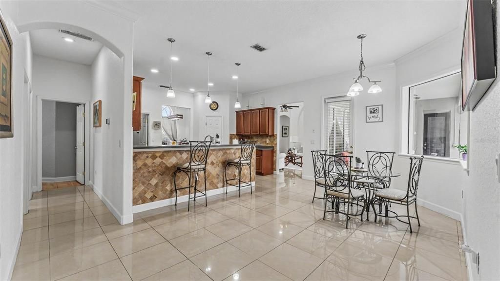 En Venta: $629,900 (5 camas, 3 baños, 2869 Pies cuadrados)