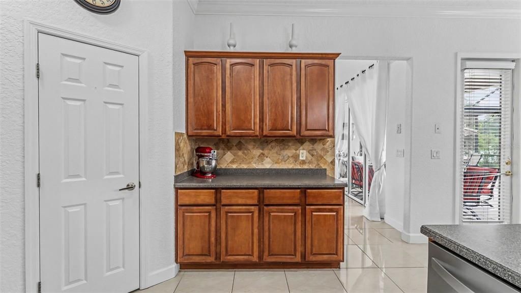 En Venta: $629,900 (5 camas, 3 baños, 2869 Pies cuadrados)