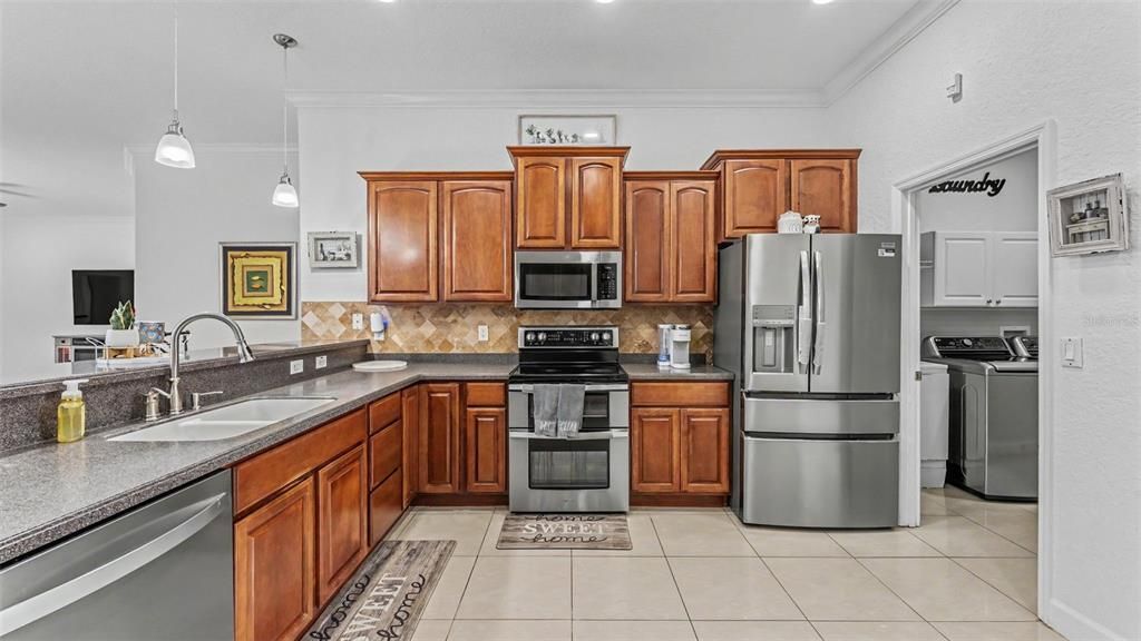 En Venta: $629,900 (5 camas, 3 baños, 2869 Pies cuadrados)
