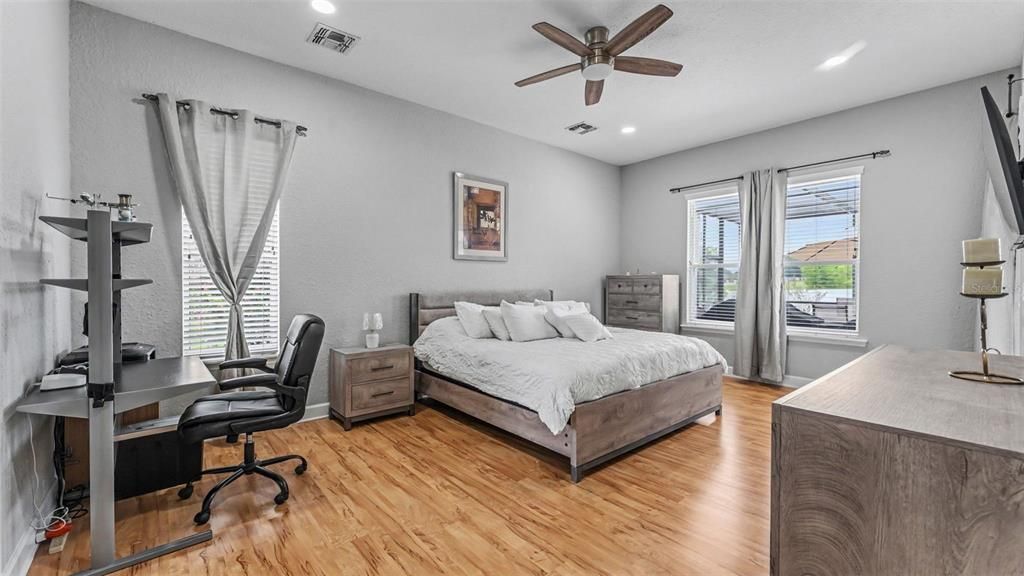 En Venta: $629,900 (5 camas, 3 baños, 2869 Pies cuadrados)