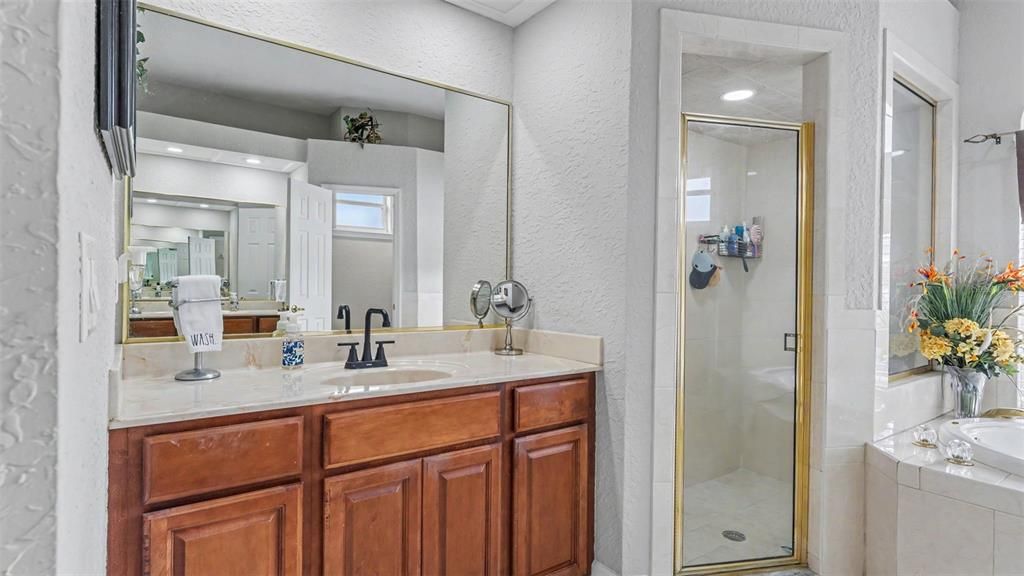 En Venta: $629,900 (5 camas, 3 baños, 2869 Pies cuadrados)