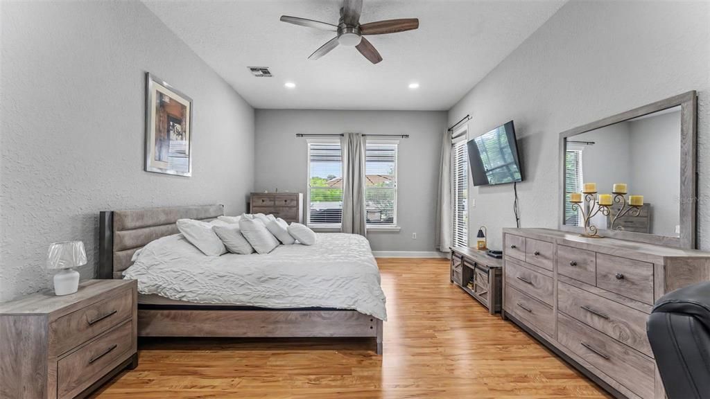 En Venta: $629,900 (5 camas, 3 baños, 2869 Pies cuadrados)