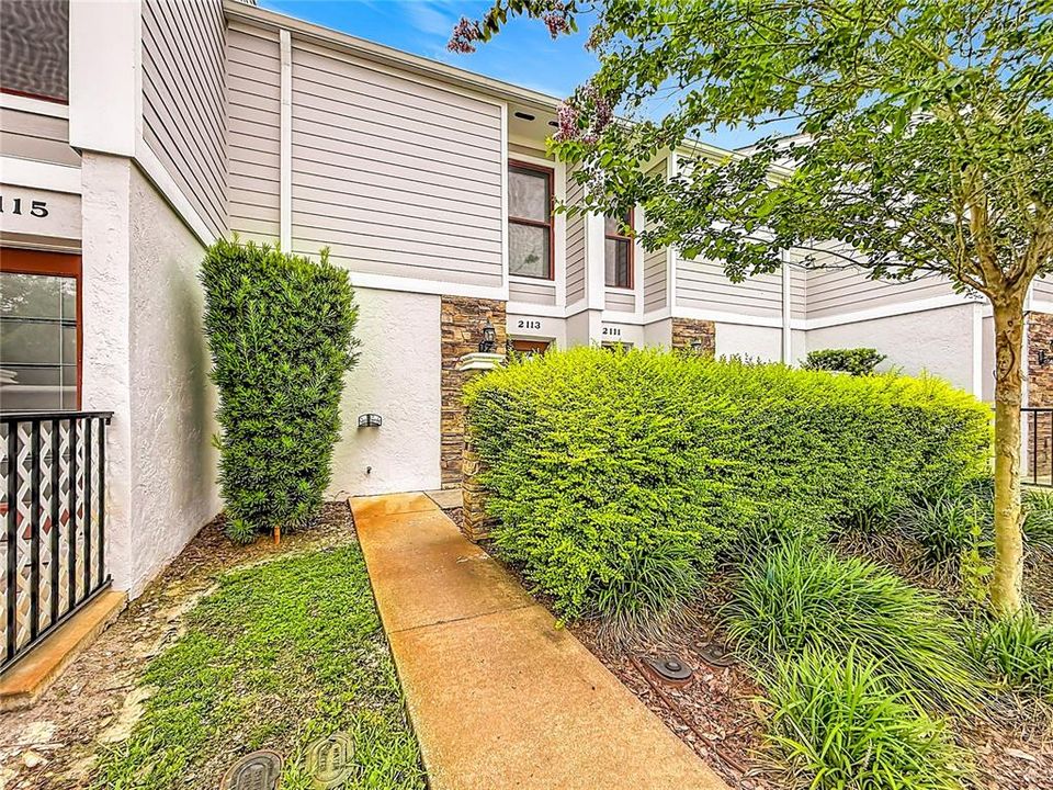 For Rent: $1,300 (2 beds, 1 baths, 1260 Square Feet)