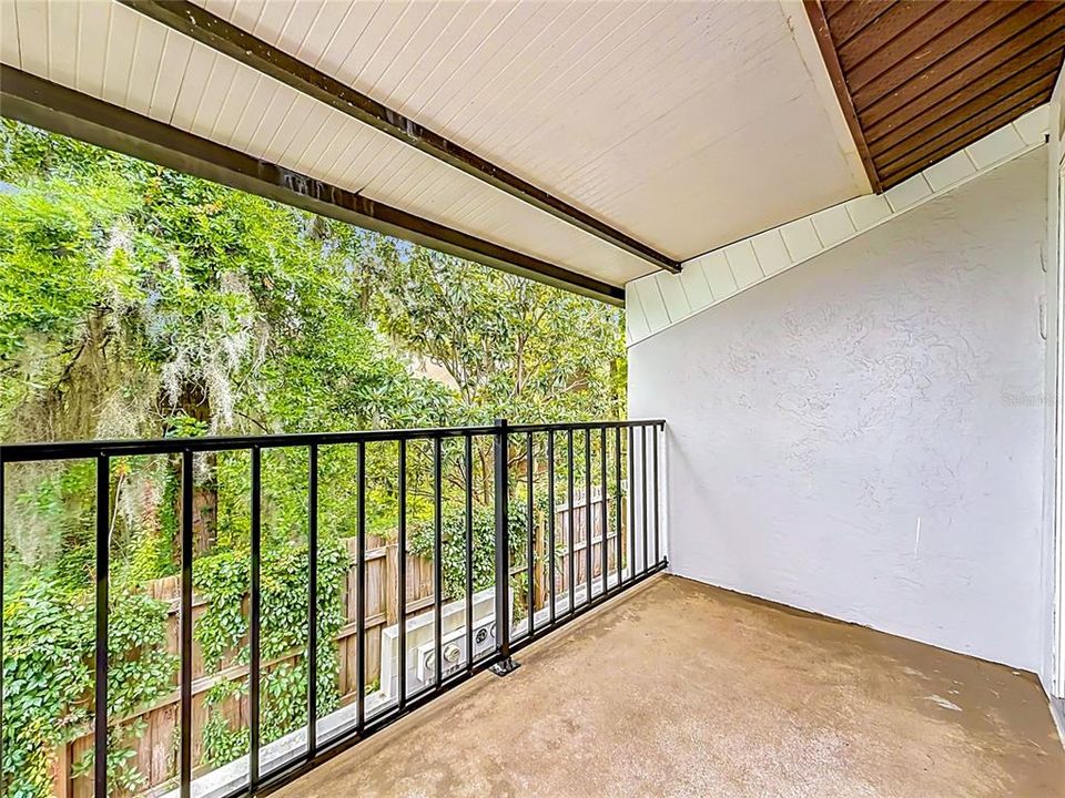 For Rent: $1,300 (2 beds, 1 baths, 1260 Square Feet)