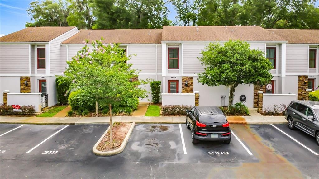 For Rent: $1,300 (2 beds, 1 baths, 1260 Square Feet)