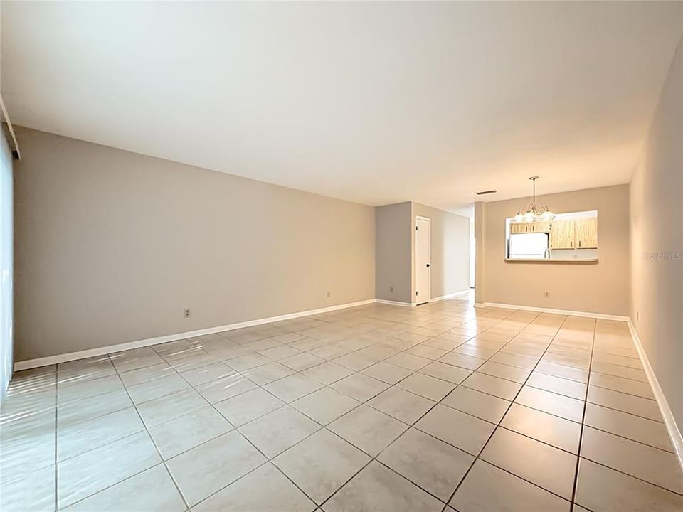 For Rent: $1,300 (2 beds, 1 baths, 1260 Square Feet)