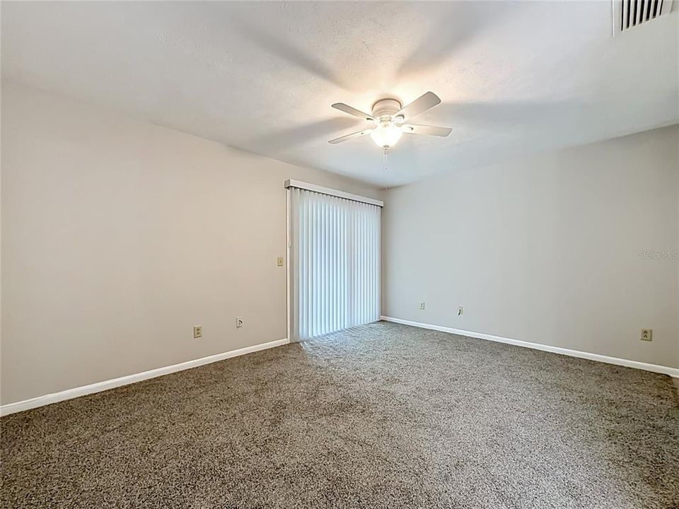 For Rent: $1,300 (2 beds, 1 baths, 1260 Square Feet)