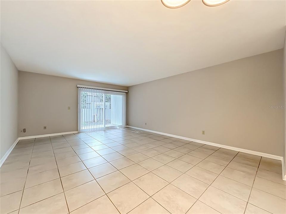 For Rent: $1,300 (2 beds, 1 baths, 1260 Square Feet)
