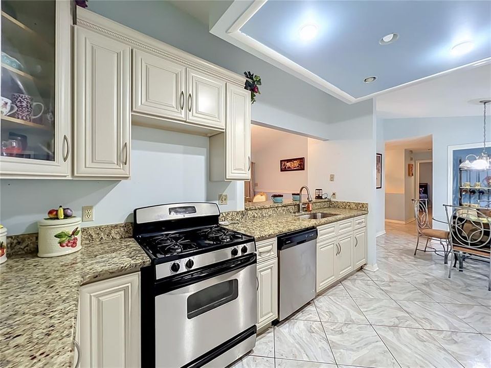 En Venta: $459,000 (4 camas, 2 baños, 1857 Pies cuadrados)