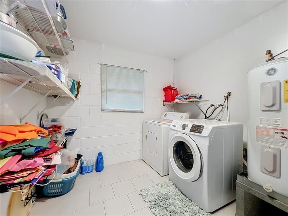 En Venta: $459,000 (4 camas, 2 baños, 1857 Pies cuadrados)
