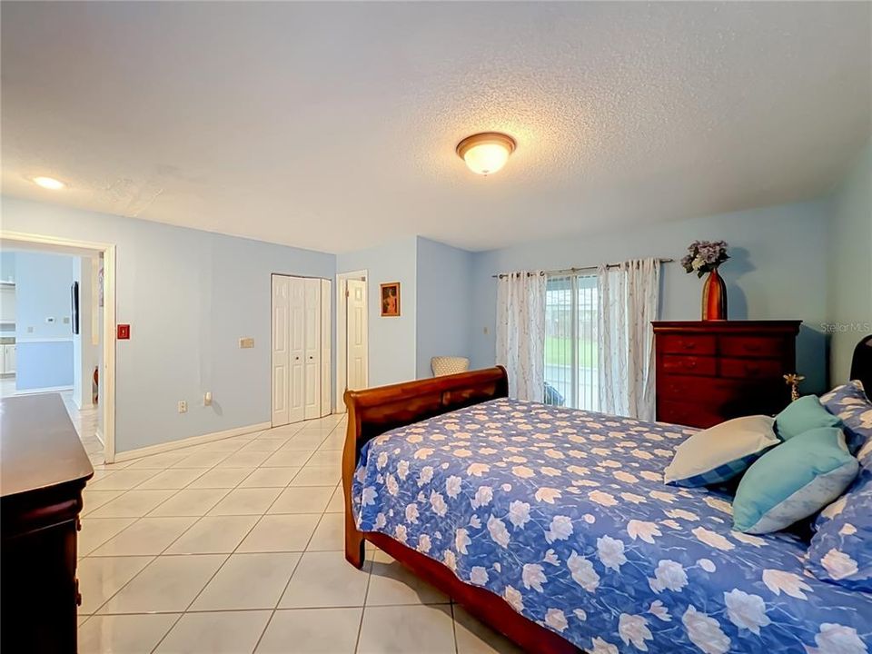 En Venta: $459,000 (4 camas, 2 baños, 1857 Pies cuadrados)