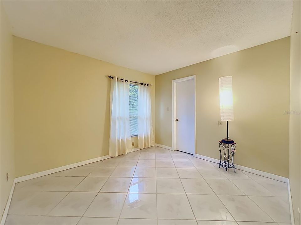 En Venta: $459,000 (4 camas, 2 baños, 1857 Pies cuadrados)