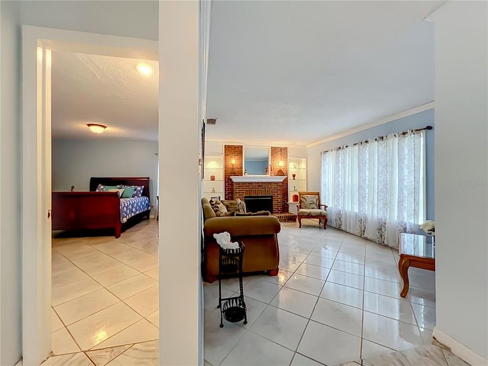 En Venta: $459,000 (4 camas, 2 baños, 1857 Pies cuadrados)