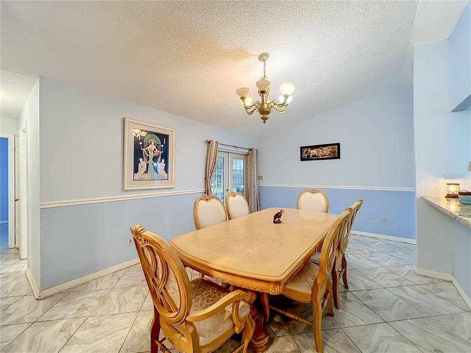 En Venta: $459,000 (4 camas, 2 baños, 1857 Pies cuadrados)