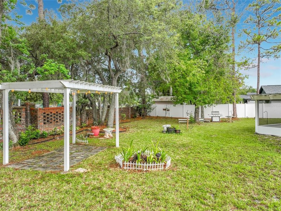 En Venta: $459,000 (4 camas, 2 baños, 1857 Pies cuadrados)