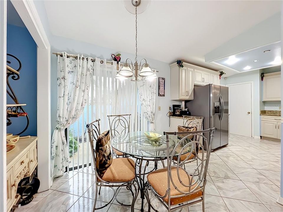 En Venta: $459,000 (4 camas, 2 baños, 1857 Pies cuadrados)