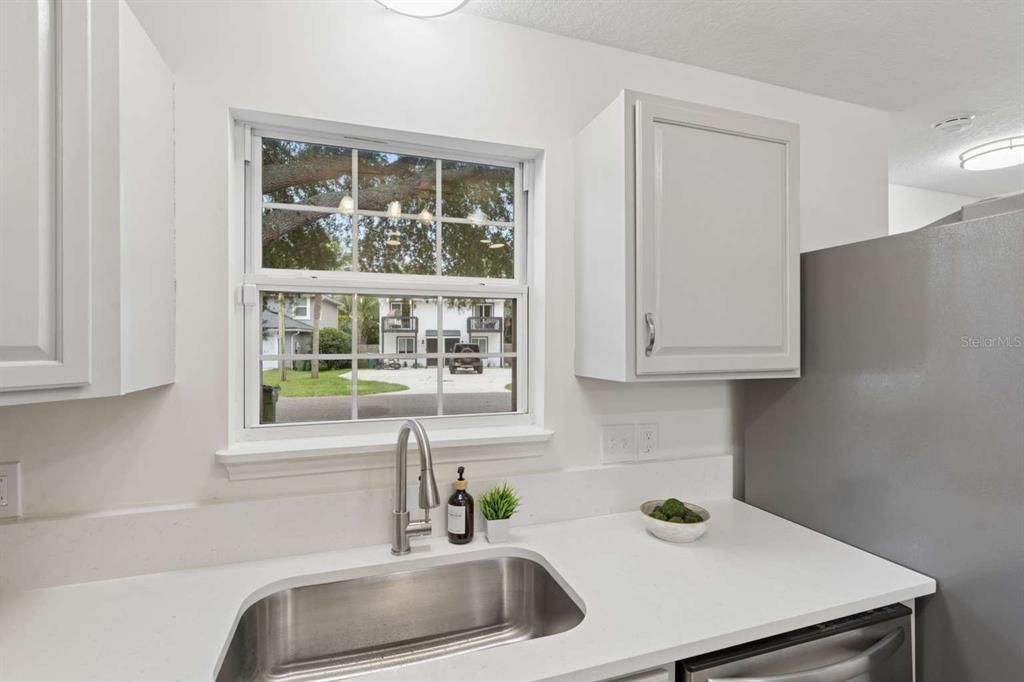 For Sale: $439,900 (2 beds, 1 baths, 1480 Square Feet)