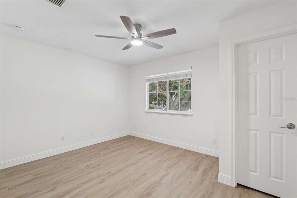 For Sale: $439,900 (2 beds, 1 baths, 1480 Square Feet)
