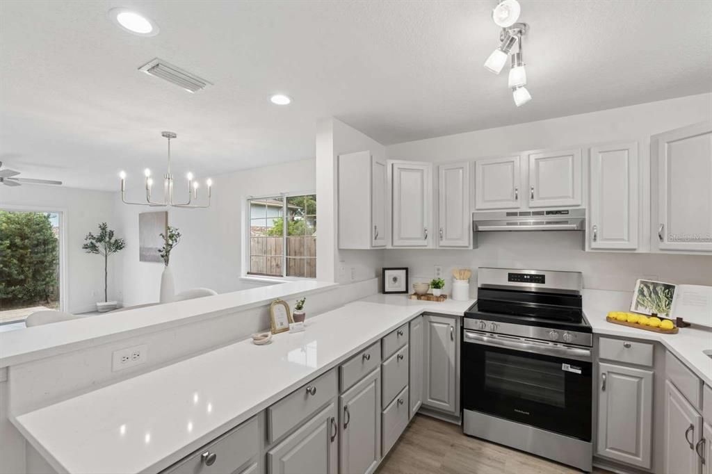 For Sale: $439,900 (2 beds, 1 baths, 1480 Square Feet)