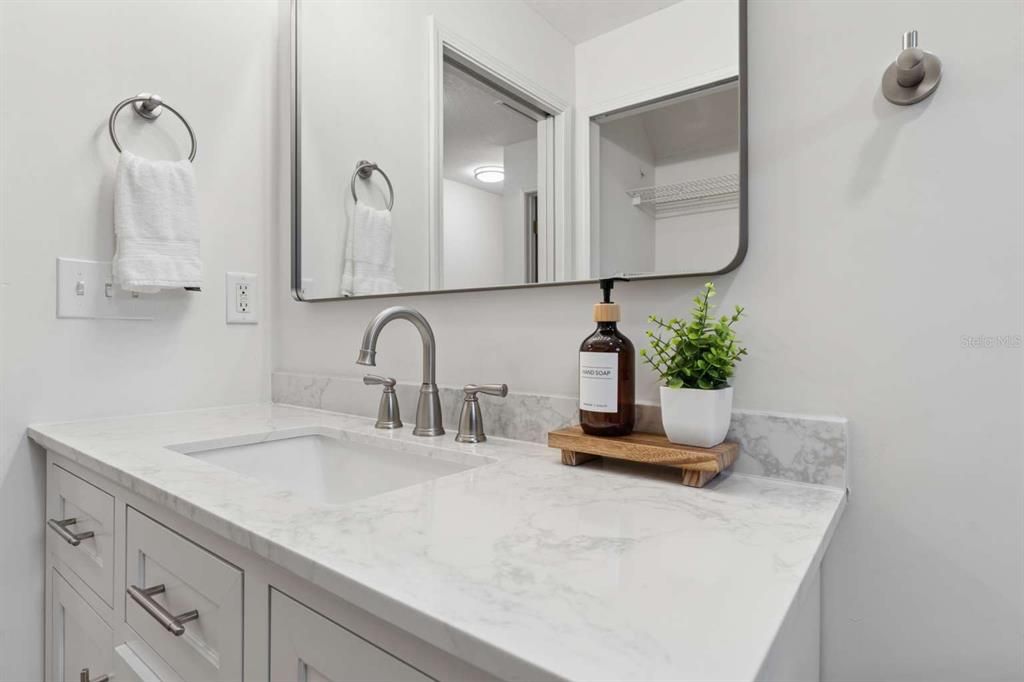 For Sale: $439,900 (2 beds, 1 baths, 1480 Square Feet)