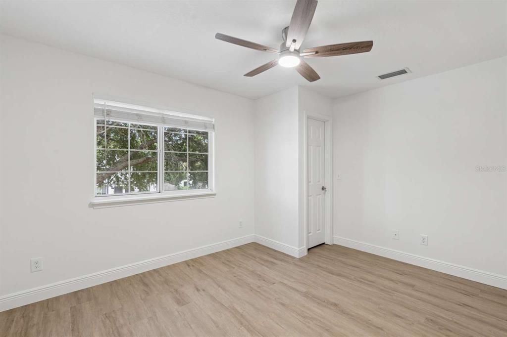For Sale: $439,900 (2 beds, 1 baths, 1480 Square Feet)