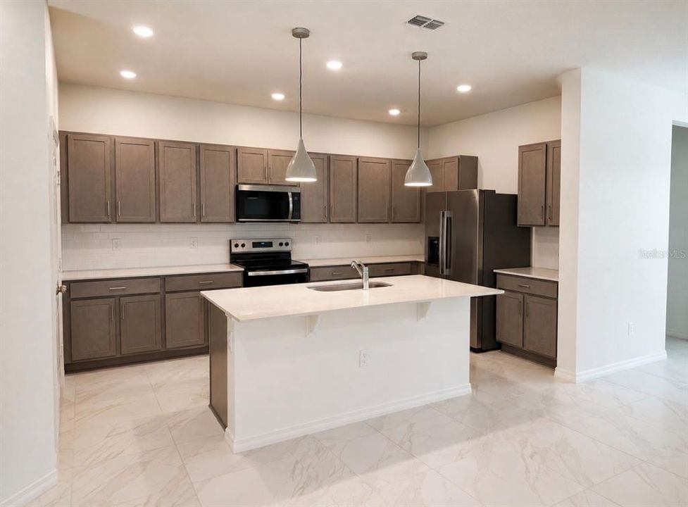 For Rent: $2,850 (4 beds, 3 baths, 2333 Square Feet)