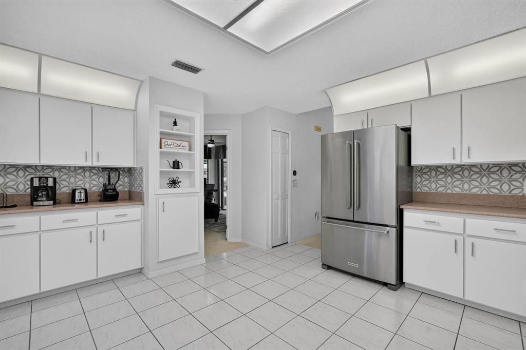 For Sale: $299,900 (3 beds, 2 baths, 1688 Square Feet)
