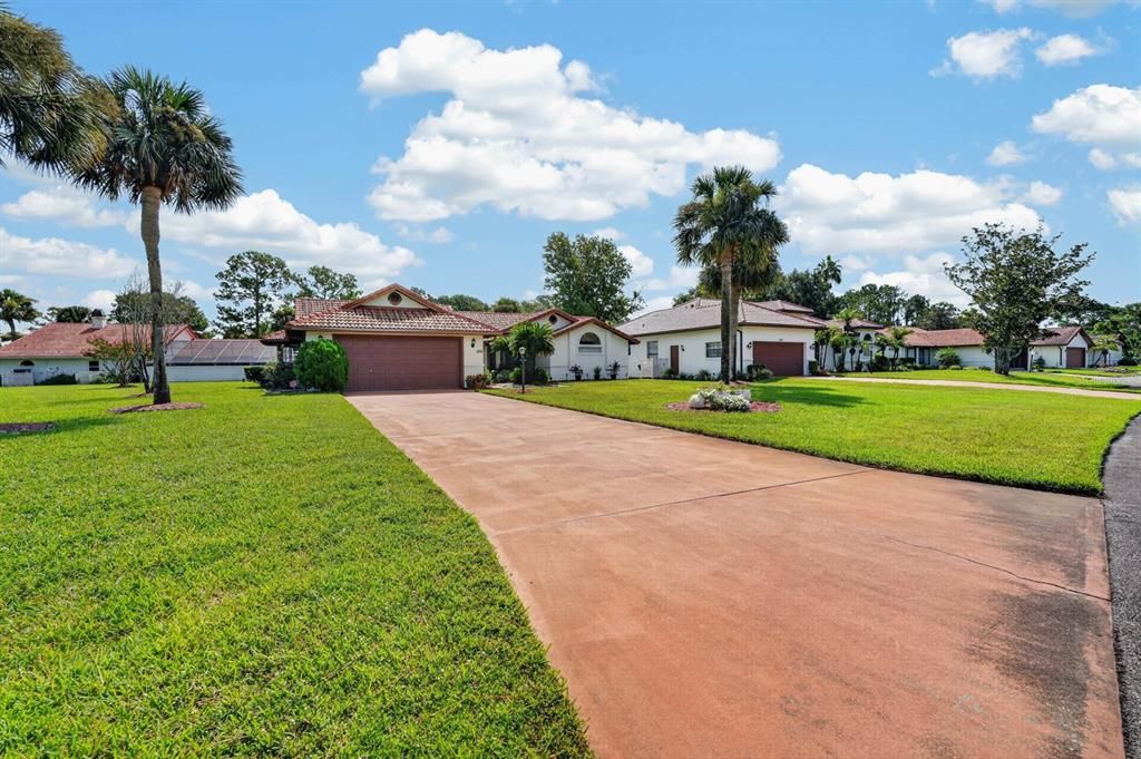 For Sale: $299,900 (3 beds, 2 baths, 1688 Square Feet)