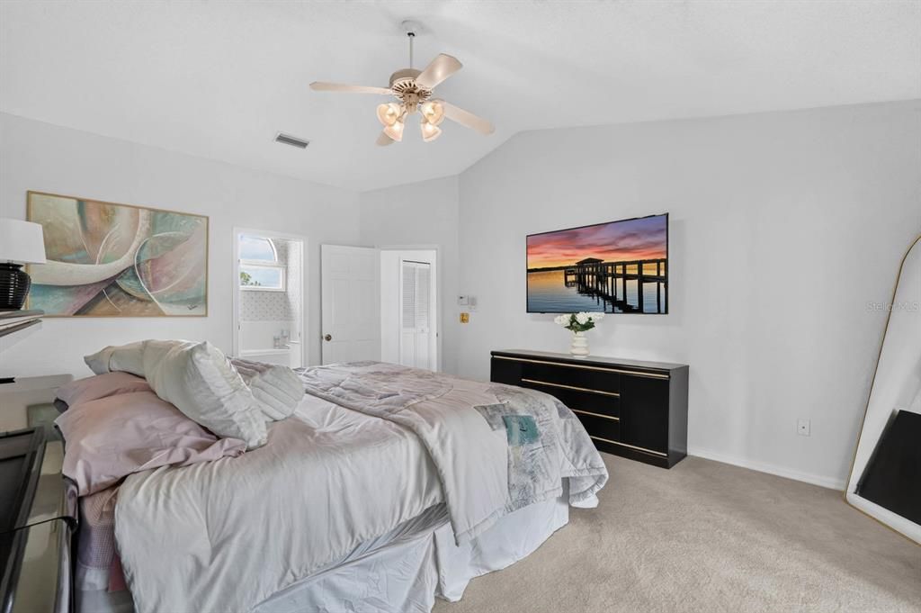 For Sale: $299,900 (3 beds, 2 baths, 1688 Square Feet)