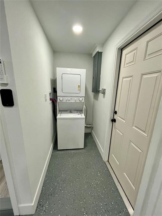 For Rent: $2,100 (2 beds, 1 baths, 1128 Square Feet)