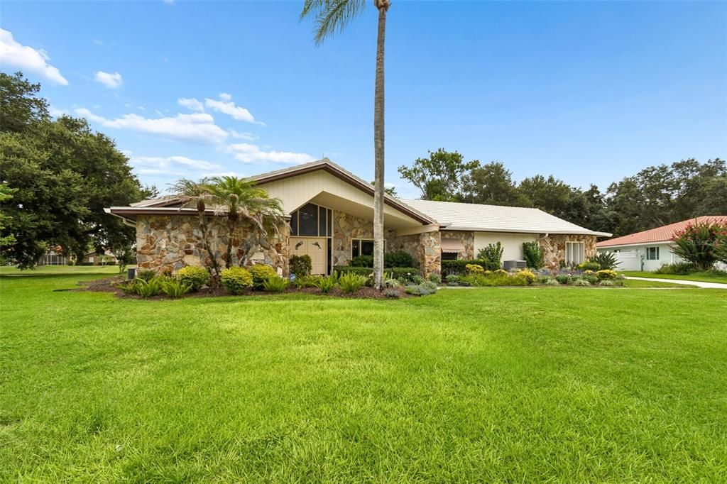 For Sale: $770,000 (4 beds, 3 baths, 2834 Square Feet)