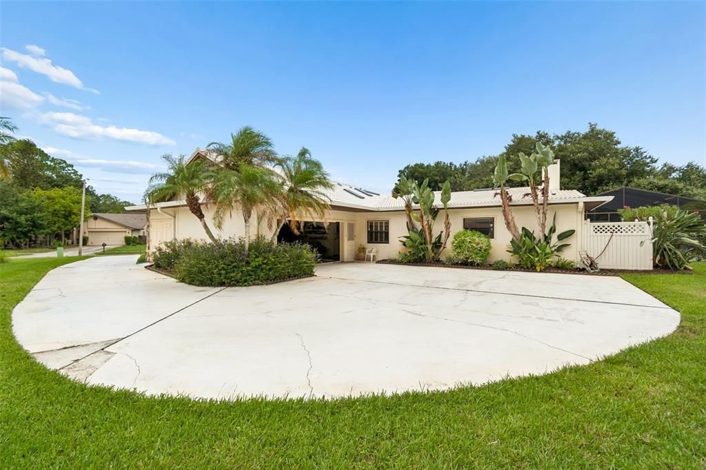 For Sale: $770,000 (4 beds, 3 baths, 2834 Square Feet)