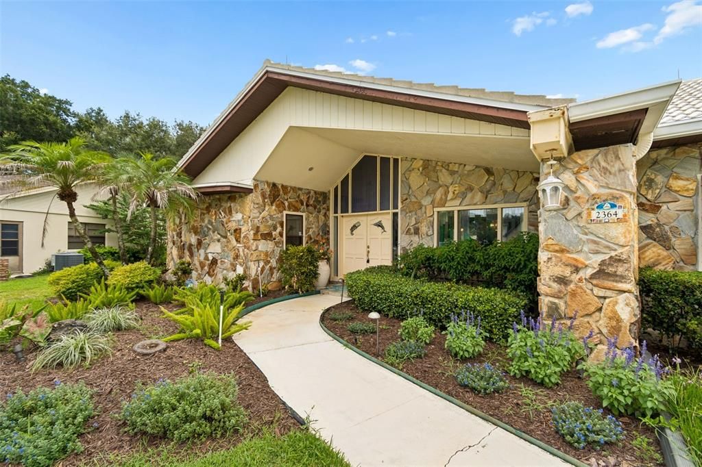 For Sale: $770,000 (4 beds, 3 baths, 2834 Square Feet)
