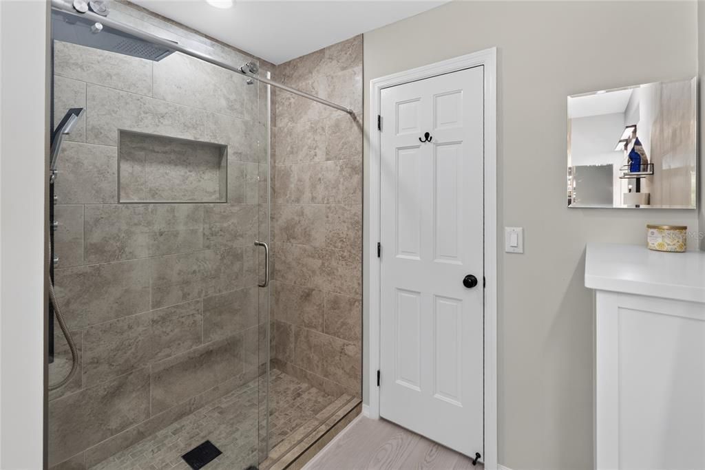For Rent: $3,900 (4 beds, 2 baths, 2645 Square Feet)
