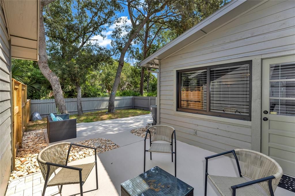 For Rent: $3,900 (4 beds, 2 baths, 2645 Square Feet)