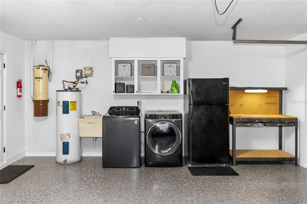 For Rent: $3,900 (4 beds, 2 baths, 2645 Square Feet)