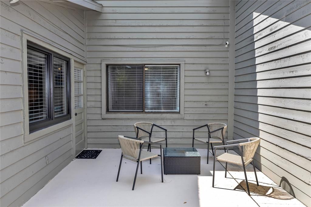 For Rent: $3,900 (4 beds, 2 baths, 2645 Square Feet)