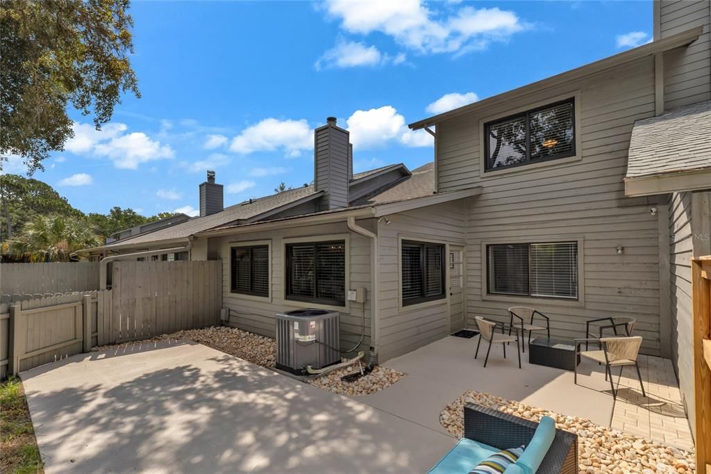 For Rent: $3,900 (4 beds, 2 baths, 2645 Square Feet)