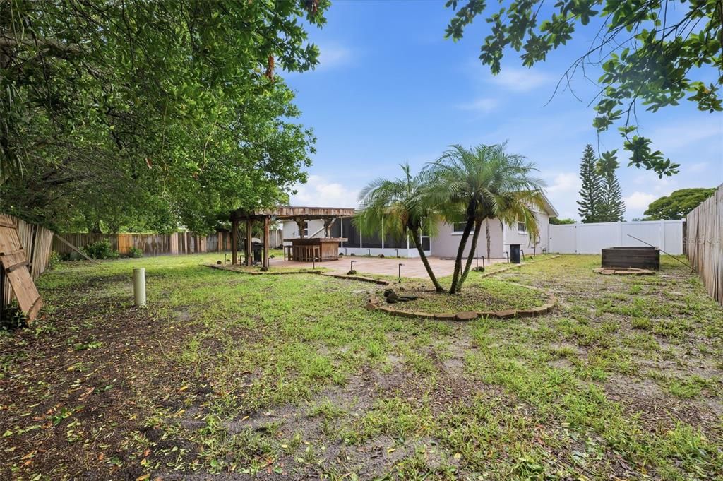 Activo con contrato: $230,000 (2 camas, 2 baños, 1108 Pies cuadrados)