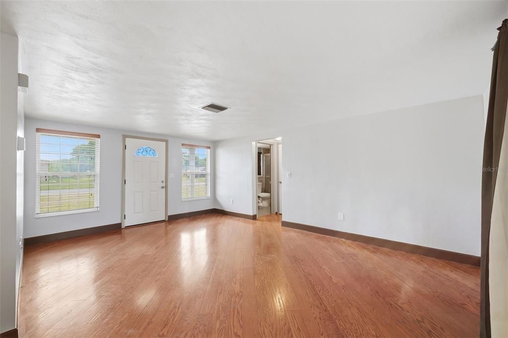 Activo con contrato: $230,000 (2 camas, 2 baños, 1108 Pies cuadrados)