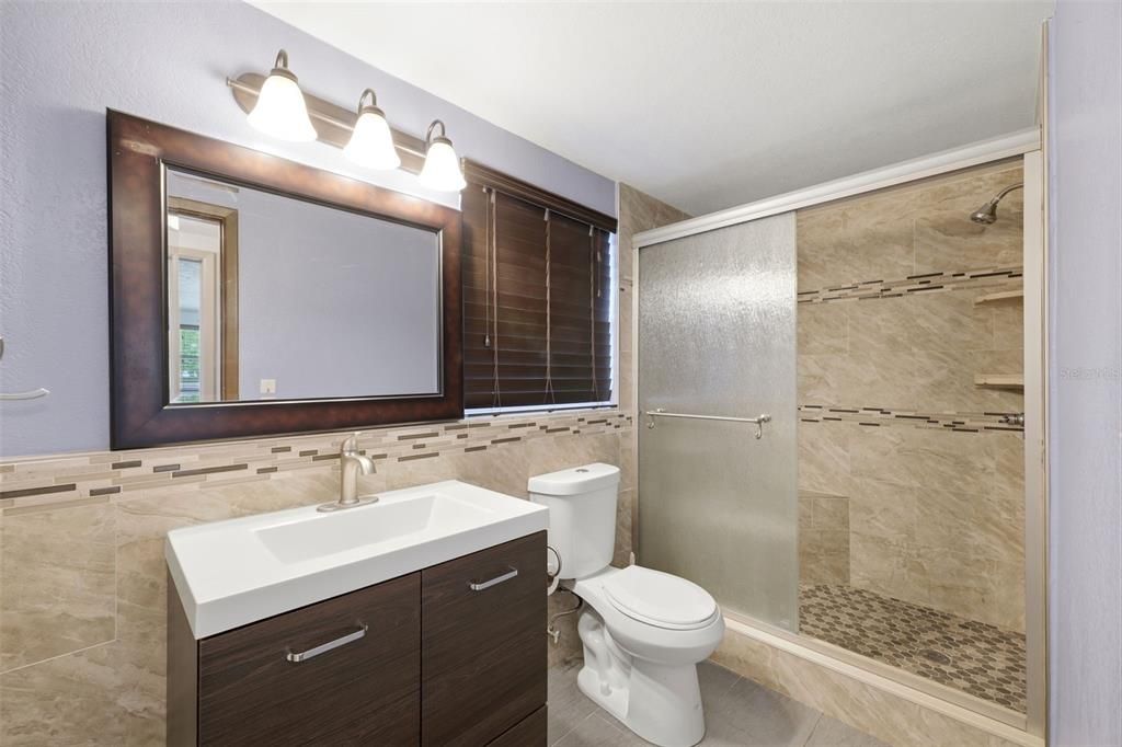 Activo con contrato: $230,000 (2 camas, 2 baños, 1108 Pies cuadrados)
