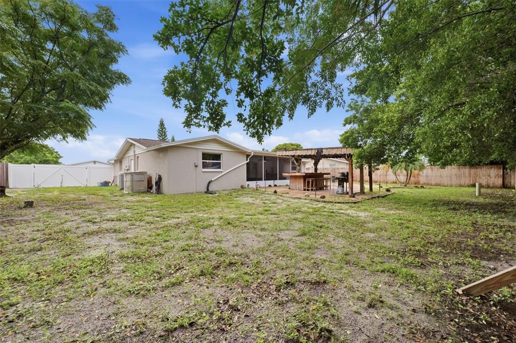Activo con contrato: $230,000 (2 camas, 2 baños, 1108 Pies cuadrados)